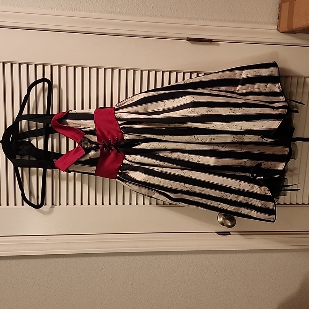 ❗️NWT❗️ Hot topic AHS Freakshow dress